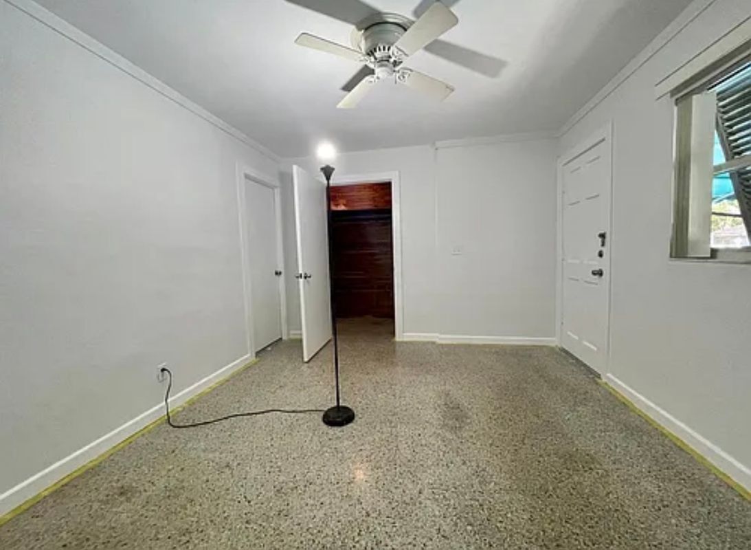 Building Photo - 656 Manor Dr