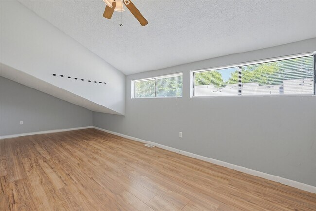 Building Photo - 167 Greenbrook Dr