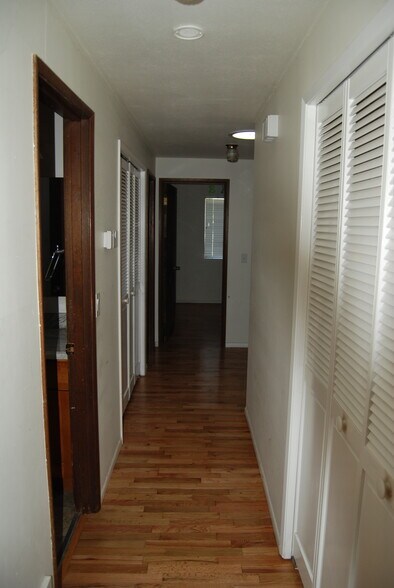 Building Photo - 13310 NE 74th St