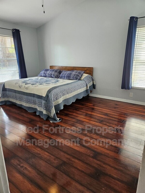 Building Photo - 12290 Eagle Pointe Cir