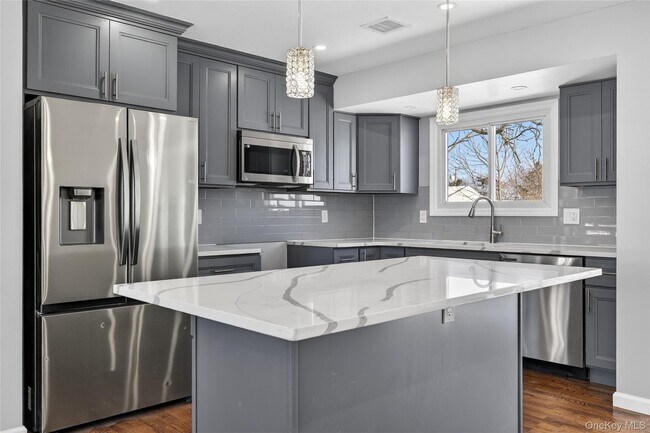 Building Photo - 3103 Falcon Ave