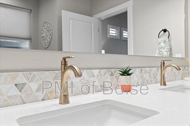 Building Photo - 10238 Hazy Gln Dr