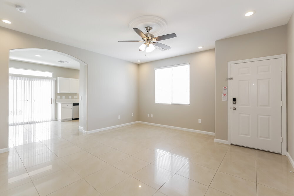 Building Photo - 8139 W Ficus Dr