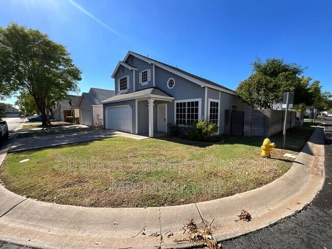 Building Photo - 441 S Maple