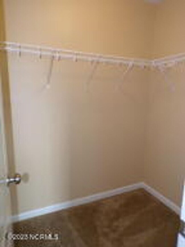 Building Photo - 4 Bedroom 2.5 Bathroom home located in Carolina Subdivision