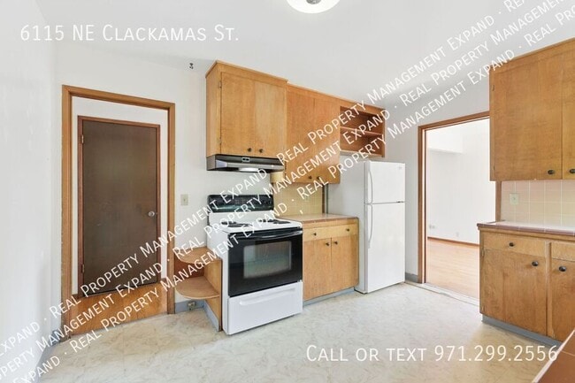 Building Photo - 6115 NE Clackamas St