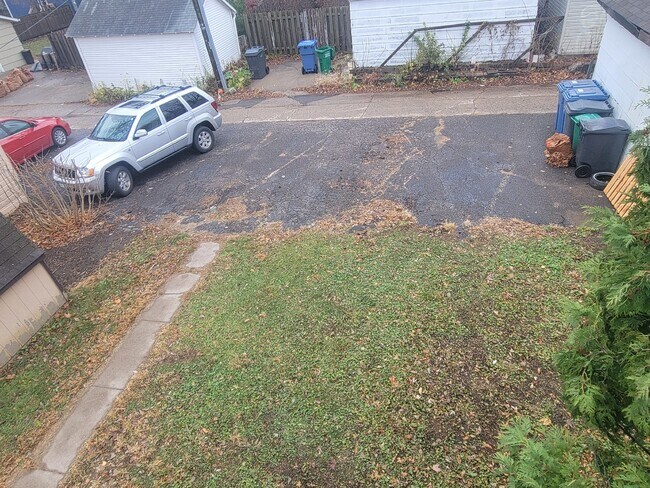 Building Photo - Upper level Duplex for RENT - VIDEO TOUR