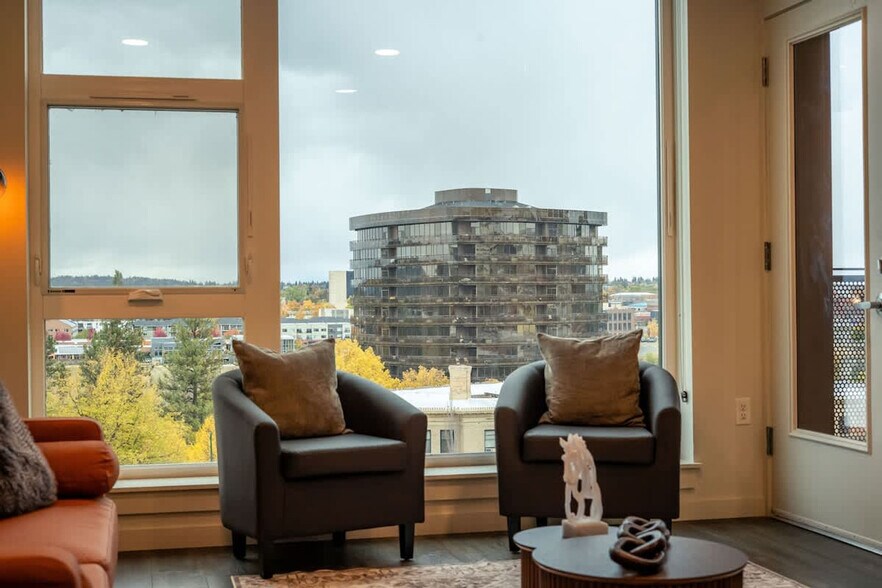 Building Photo - 111 S Adams St