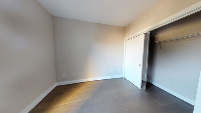 Building Photo - Capitol Hill-Modern & Sleek One Bedroom Plus Large Office Space, Parking Included, Pets Welcomed,...