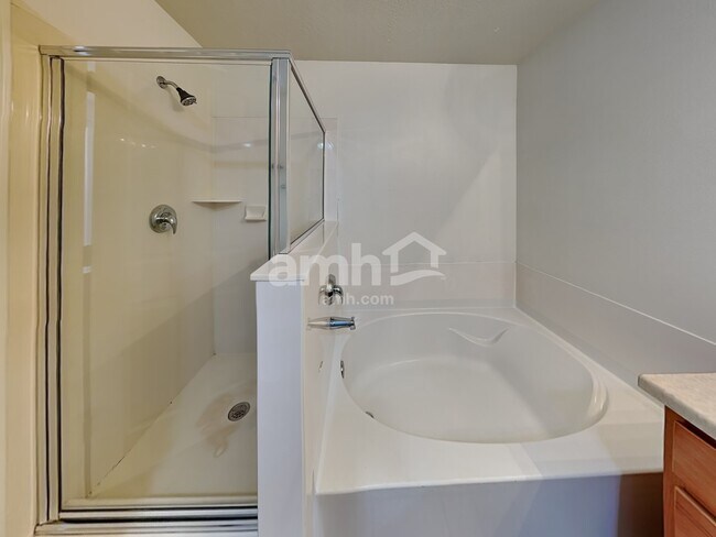 Building Photo - 4096 Juniper Hills Dr