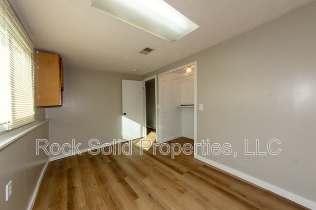 Building Photo - 4405 Ocean Ave