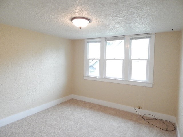 Building Photo - 2Bd/2Ba Two Story House - Available Soon!