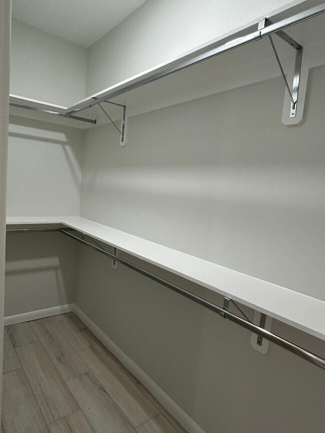 Building Photo - 1019 N Clarence Ave