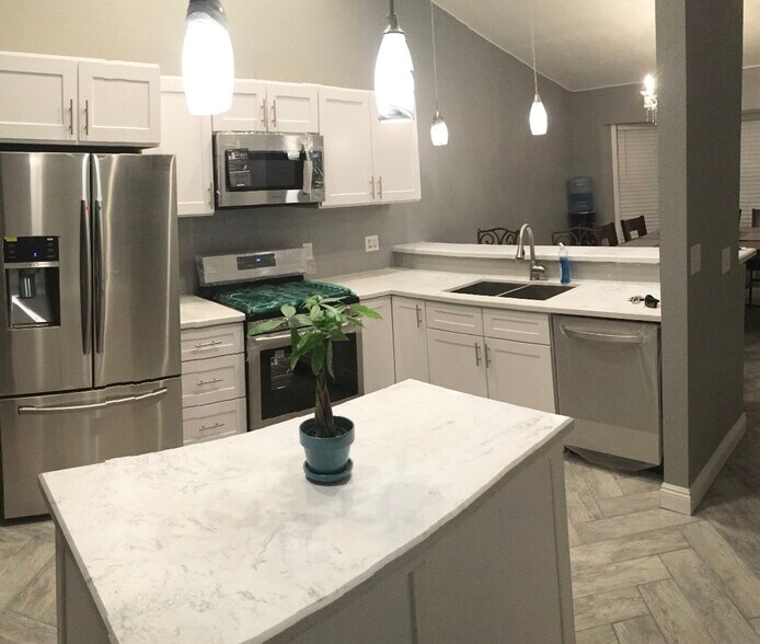 Building Photo - 11350 Foothill Blvd