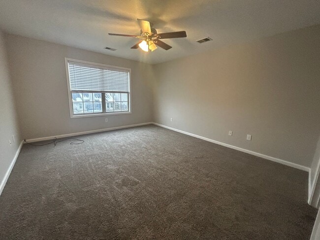 Building Photo - 568 Wellington Gardens Dr