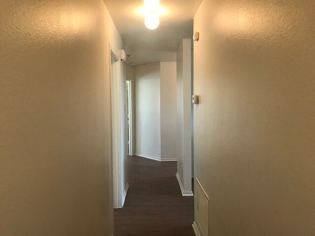 Building Photo - 1045 Cavern Dr