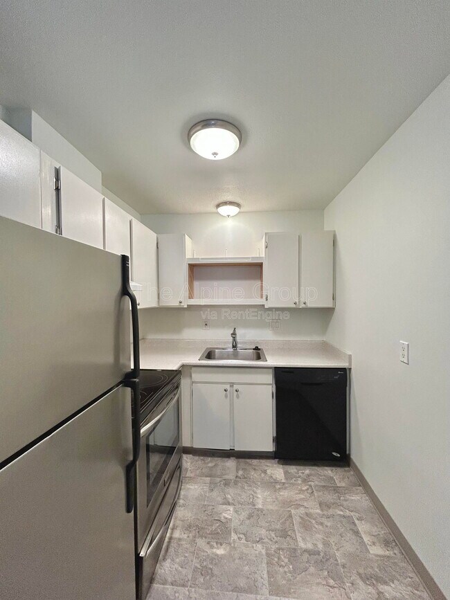 Building Photo - 6080 SW Valley Ave