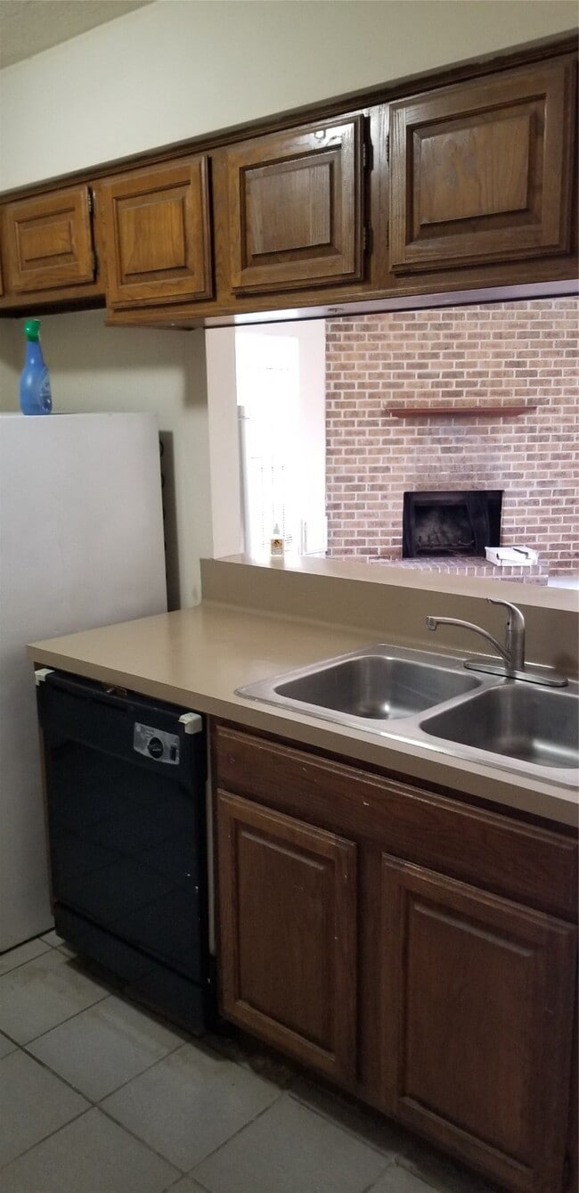 Building Photo - 10822 Lynbrook Dr