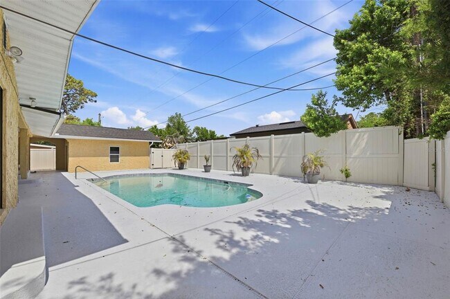 Building Photo - 3707 Pelican Ln