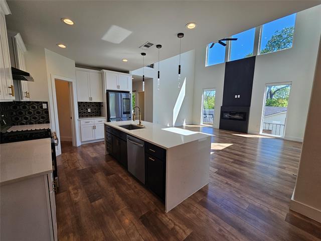 Building Photo - 2374 Southwood Dr