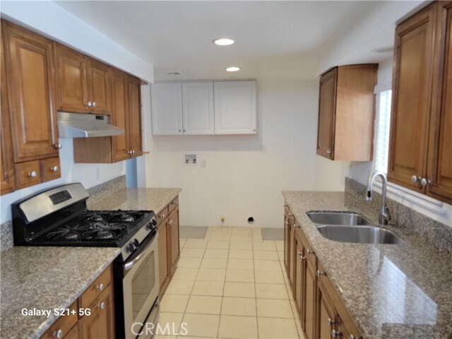 Building Photo - 937 N Iroquois Ave