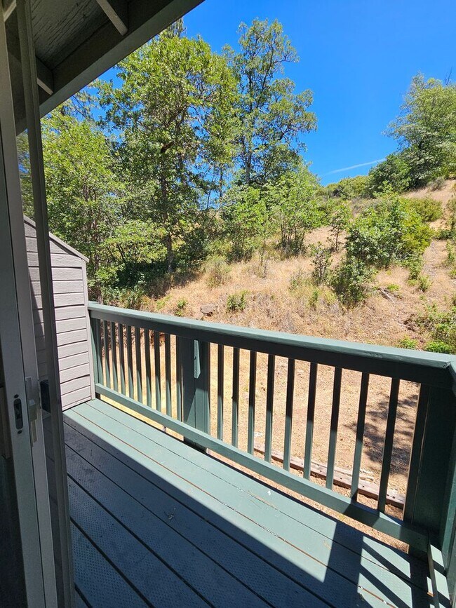 Building Photo - 300 Indian Trail Ct