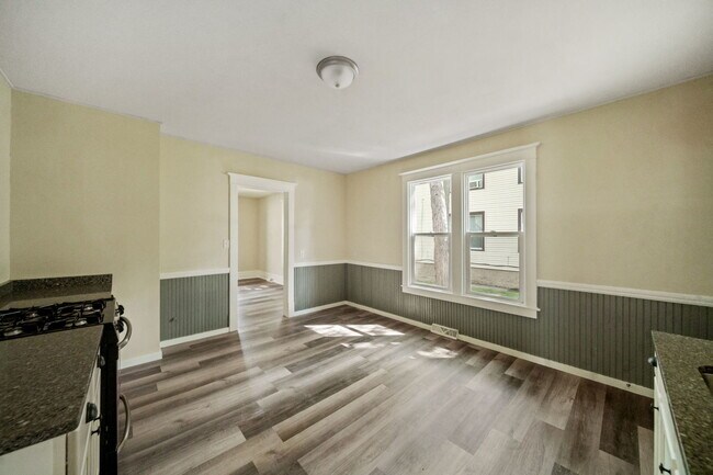 Building Photo - 1439 8th Ave