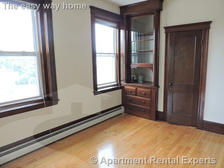 Building Photo - 274 Brookline St