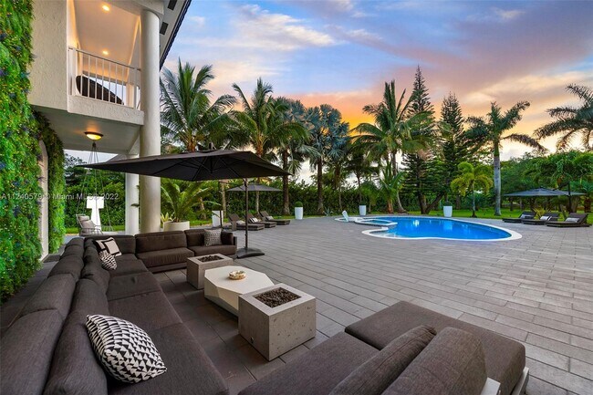 Building Photo - 5801 Melaleuca Rd