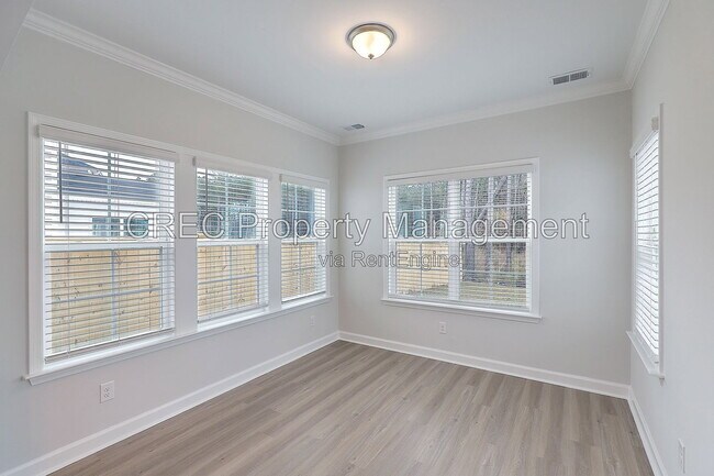 Building Photo - 536 Dunswell Dr
