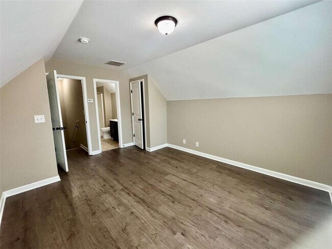 Building Photo - 4668 Hidden Creek Dr
