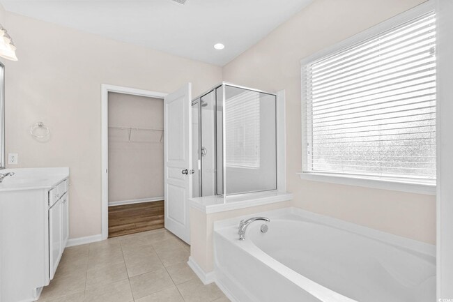 Building Photo - 2401 Hobart St