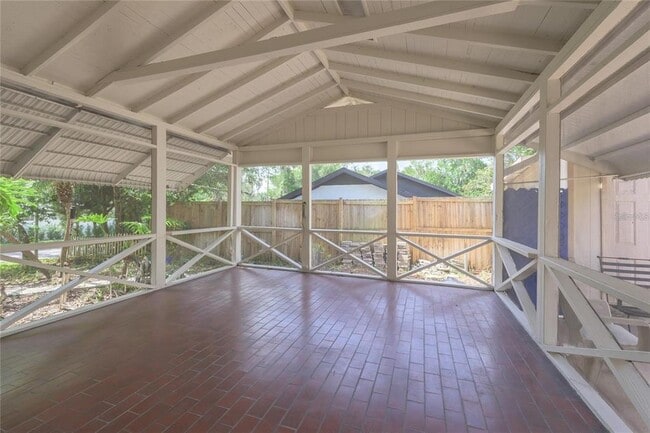 Building Photo - 1621 Sunnyside Dr