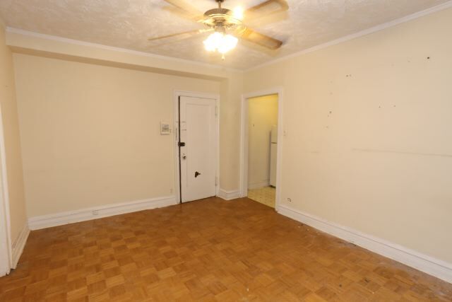 Building Photo - 653 W Belmont Ave