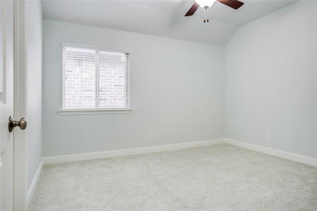 Building Photo - 2221 Longwood Dr
