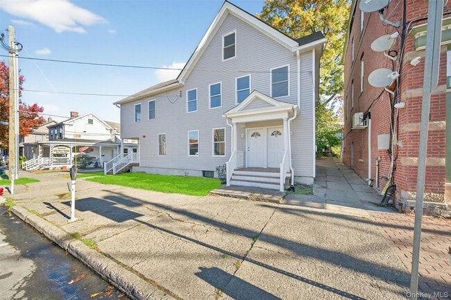 Building Photo - 12 N Church St