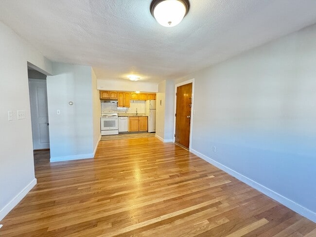 Building Photo - 11 Commonwealth Ct