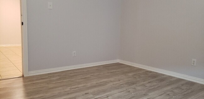 Building Photo - 3304 Twp Grove Ln