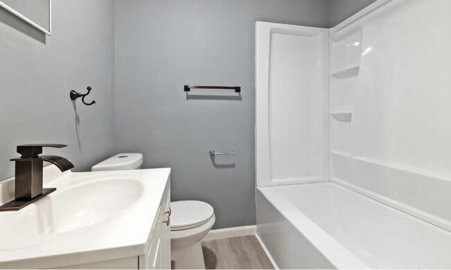 Building Photo - 32 Christine St