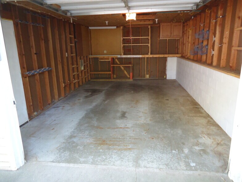 Building Photo - 3011 Quebec Ave S