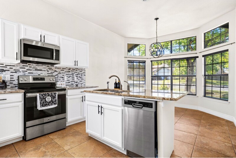 Building Photo - 9835 Logans Ridge Dr