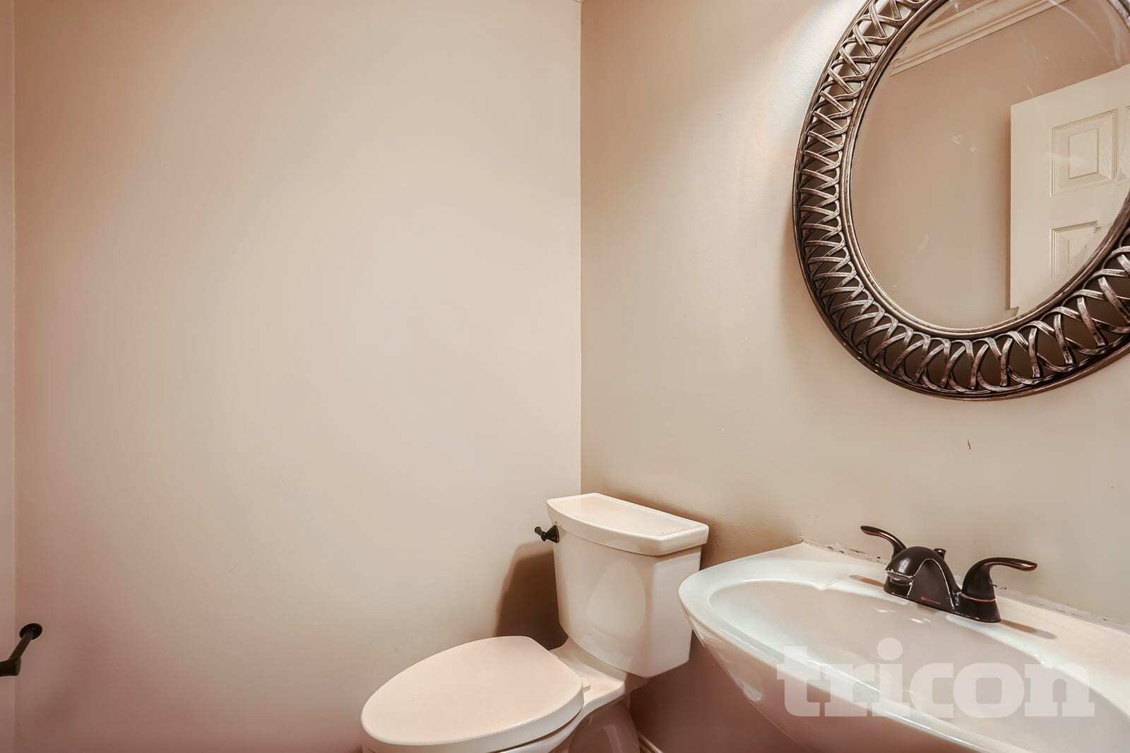 Building Photo - 125 Hunters Trce