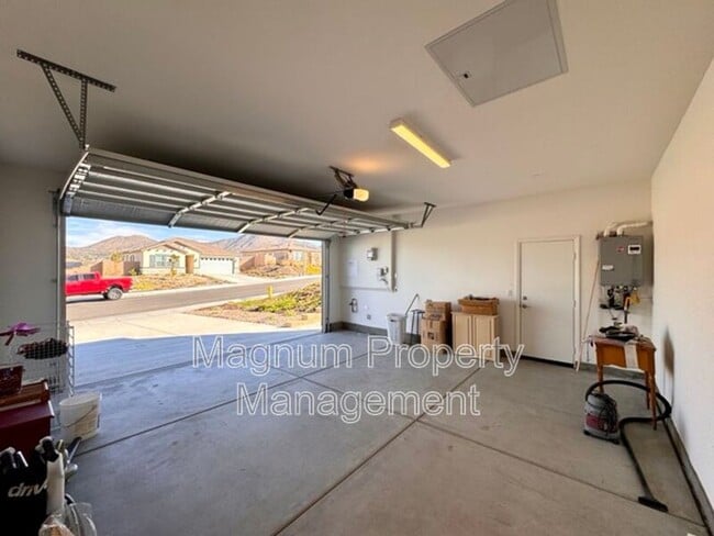 Building Photo - 22691 Hilltopper Wy