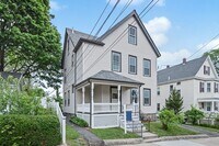 Building Photo - 121 Hewlett St