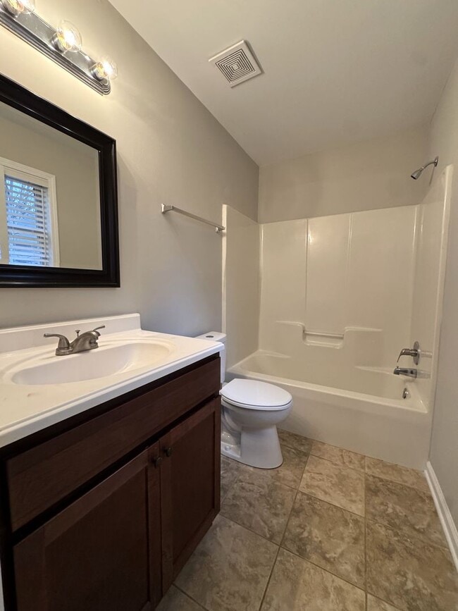 Building Photo - East Athens 3br House - FOR RENT