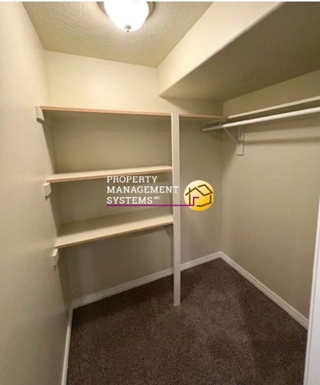 Building Photo - 3 Bedroom Townhome in Layton!