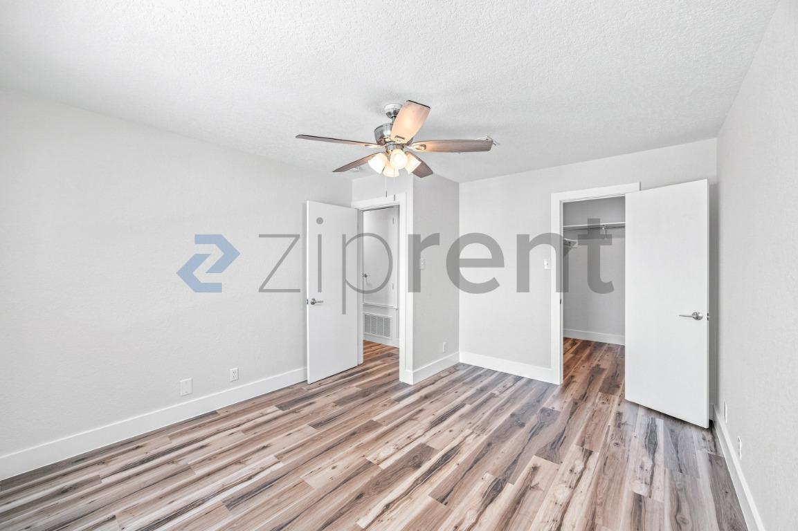 Building Photo - Unit