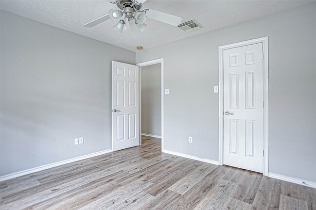 Building Photo - 43 W Spindle Tree Cir