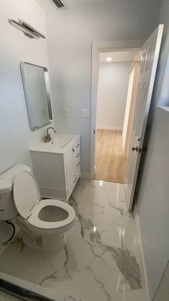 Guest Bathroom 1-4 - 131 W Atwater Ave