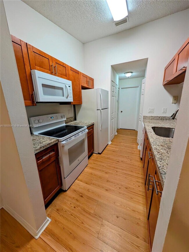 Building Photo - 10630 SW 157th Ct